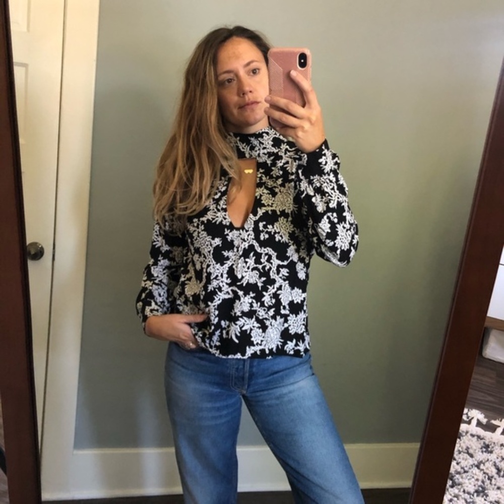 Flynn Skye Leah Keyhole Choker Neck Long Sleeve Blouse Black Floral size Small